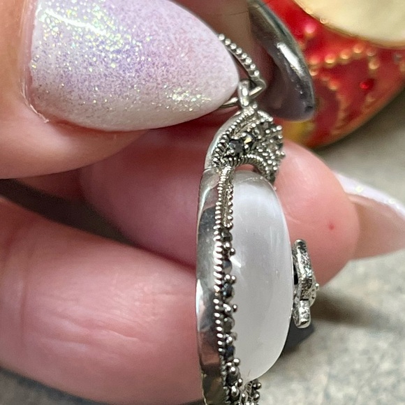 White cats eye pendant with black marcasite-stamped 925 - Picture 7 of 8
